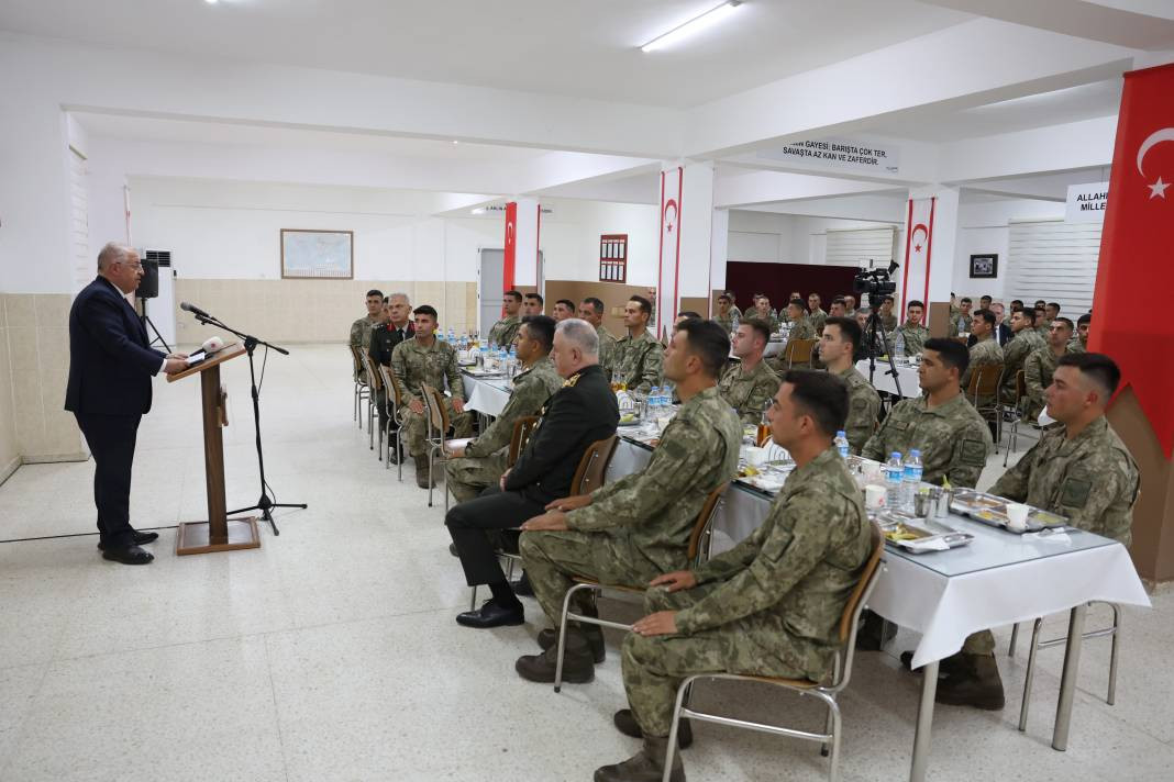 Bakan Güler KKTC'de Mehmetçikle bir araya geldi - Resim: 7
